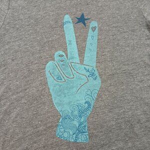 Chasor Long Sleeve Women's Graphic Tee Peace Sign Size S